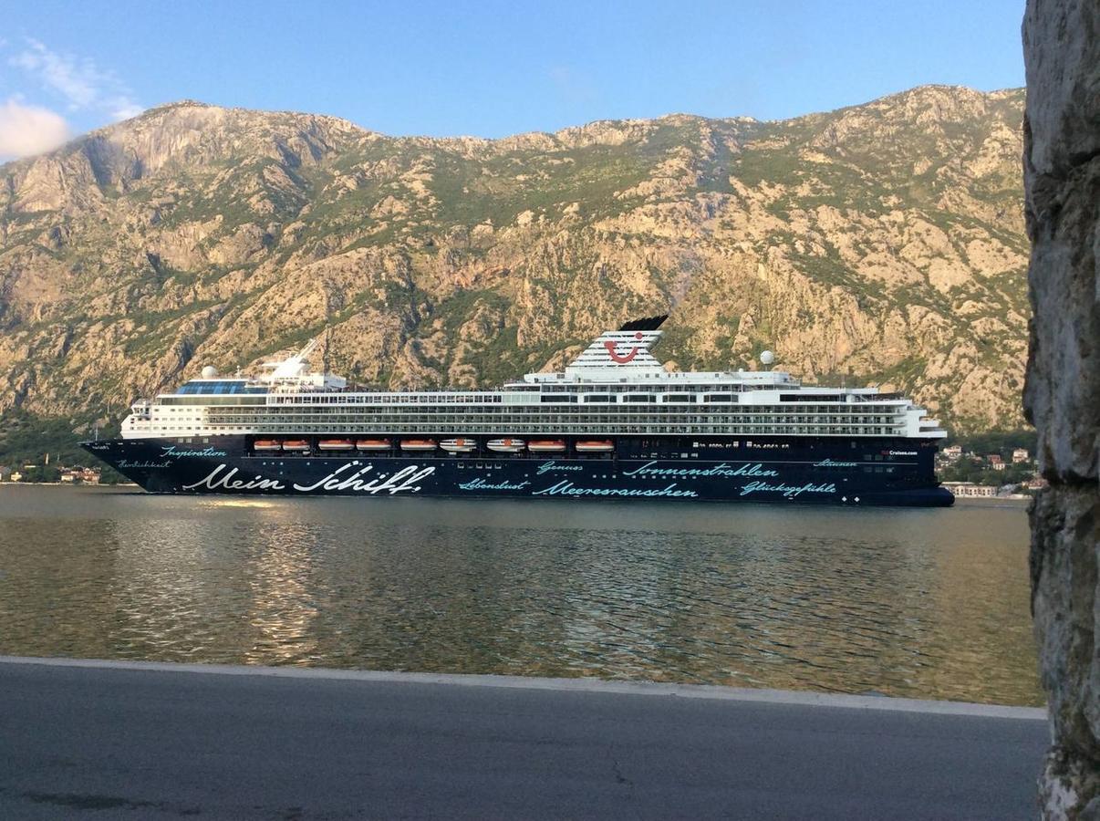 Mediterranean Holiday House & Apartments Kotor Exterior photo