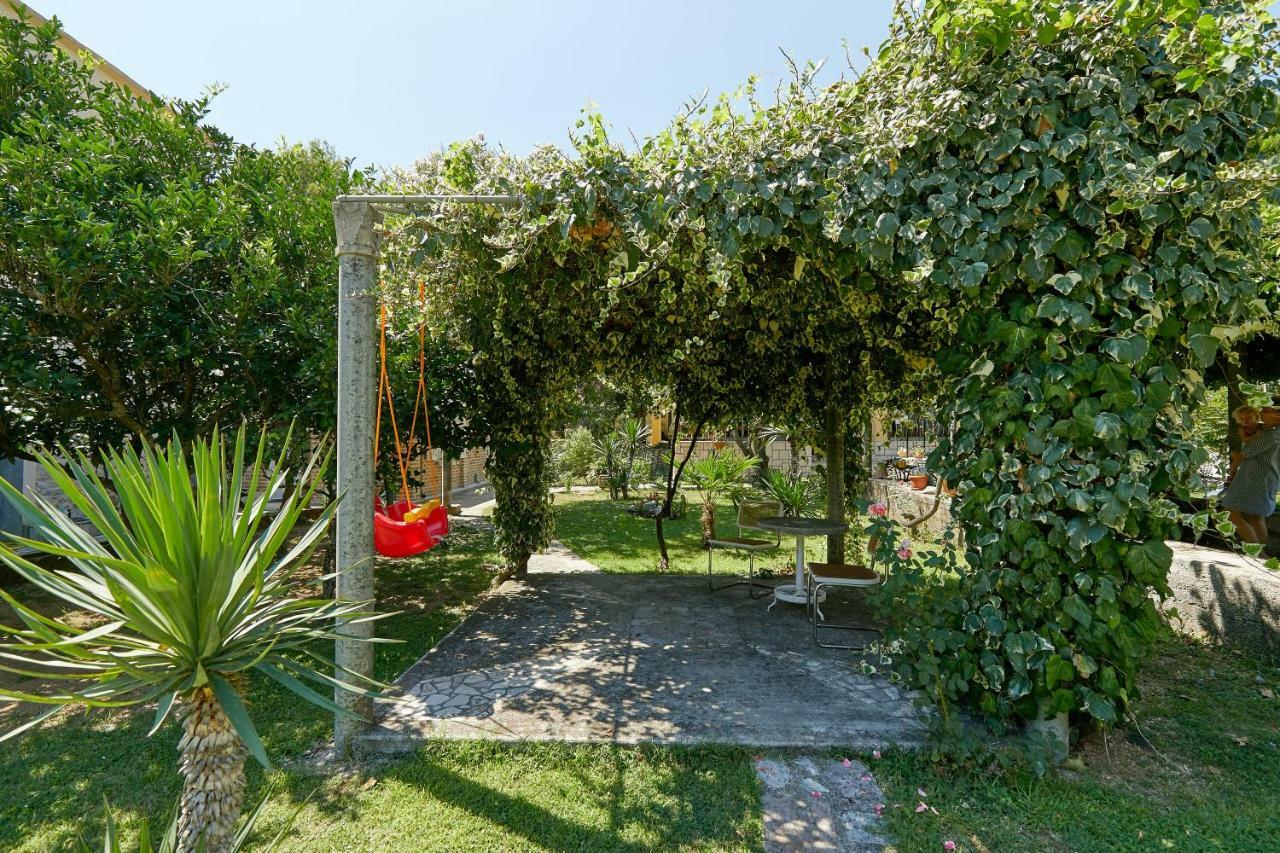 Mediterranean Holiday House & Apartments Kotor Exterior photo